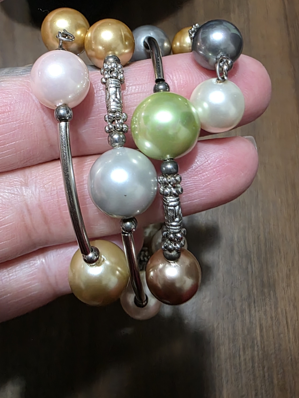 Multi-Color Pearl Memory Wire Bracelet - Picture 2 of 4